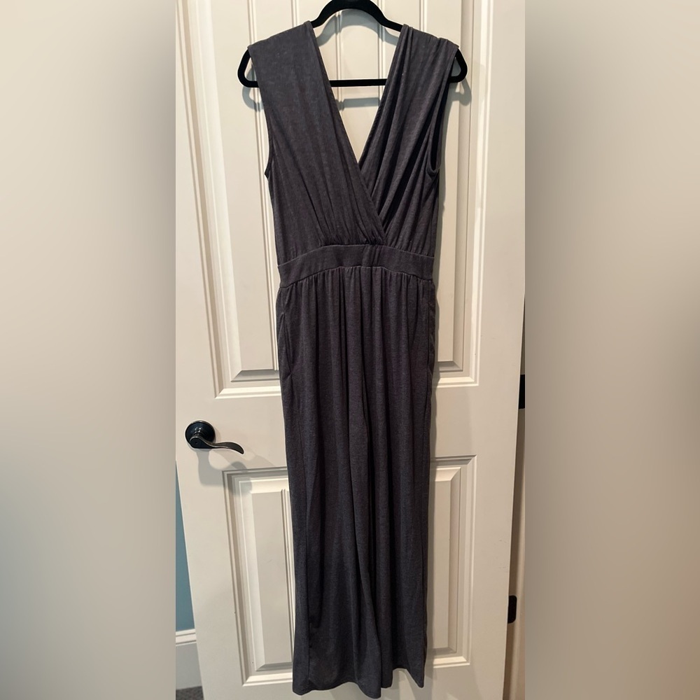 Fashion NWT Gray Jumpsuit Womens Size Med Stretchy Holiday Perfect Add Jewelry - Picture 6 of 6